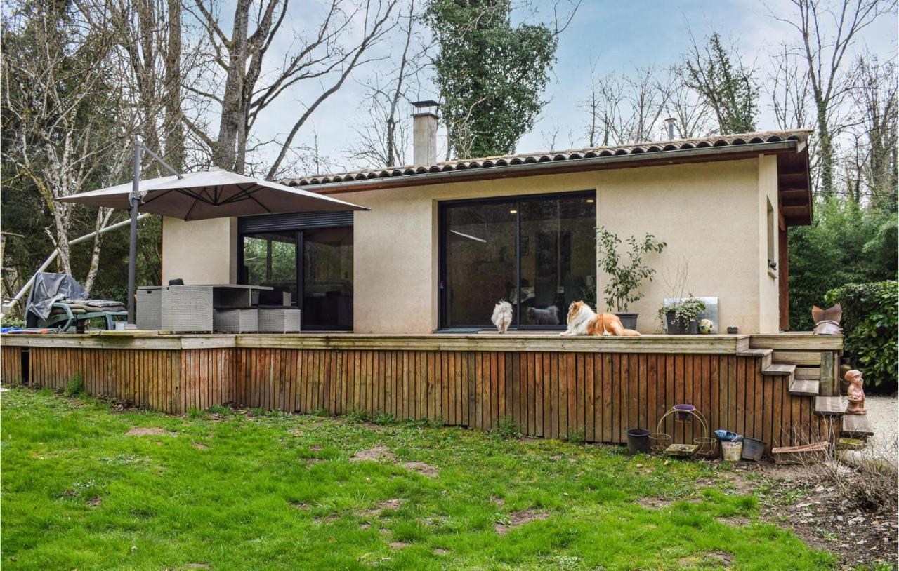 Beautiful Home In Pradines With Kitchen Esterno foto